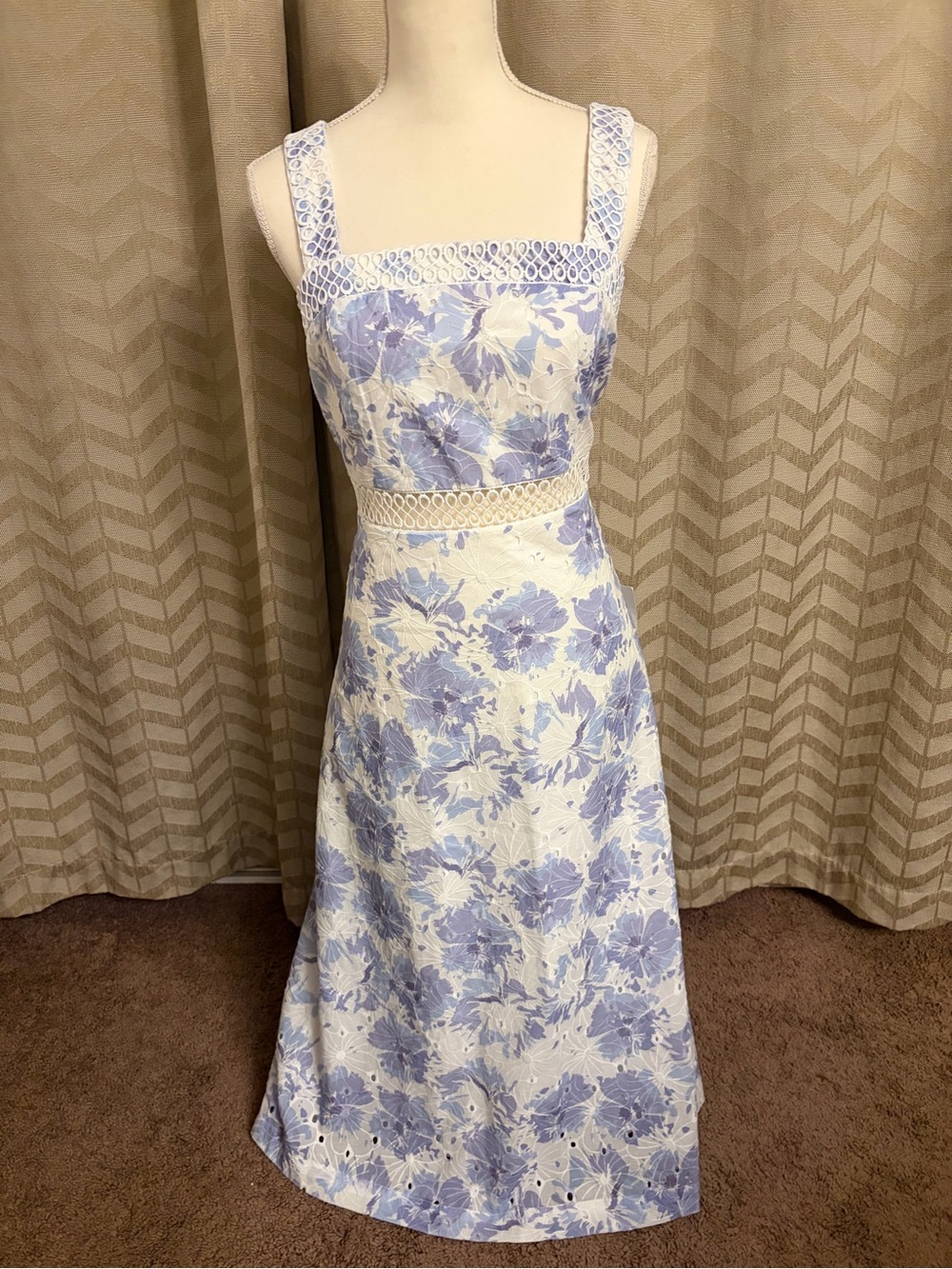 NWT Lulu’s See the World Floral Print Midi Dress. Size XL